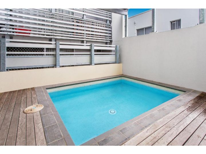 Stylish Valley Unit with Terrace, Parking and Pool Apartment, Brisbane - imaginea 8