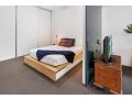 Stylish Valley Unit with Terrace, Parking and Pool Apartment, Brisbane - thumb 7
