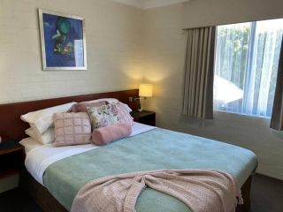 SUBI CENTRAL CLOSE CBD HOSPITALS WIFI NETFLIX WINE Apartment, Perth - 3