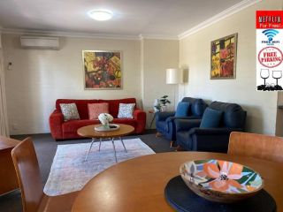 SUBI CENTRAL CLOSE CBD HOSPITALS WIFI NETFLIX WINE Apartment, Perth - 2