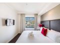Suite Escape on the Esplanade with Pool & Balcony Apartment, Darwin - thumb 9