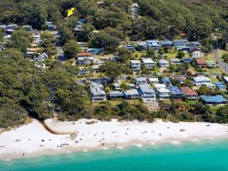 SUMMERDAZE Hyams Beach 4pm check out Sundays except Peak season Guest house, Hyams Beach - 4