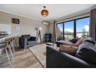 Summit 11 - Fabulous views and location Guest house, Jindabyne - 2