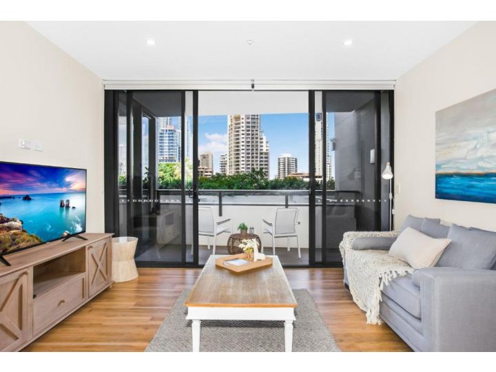 Sun Drenched Apartment in the Heart of Surfers Apartment, Gold Coast - imaginea 3