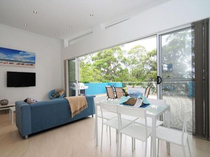 Sun Filled Balcony Just a 2 Minute Walk to the Beach Guest house, Huskisson - imaginea 4