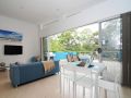 Sun Filled Balcony Just a 2 Minute Walk to the Beach Guest house, Huskisson - thumb 4