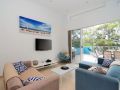 Sun Filled Balcony Just a 2 Minute Walk to the Beach Guest house, Huskisson - thumb 1