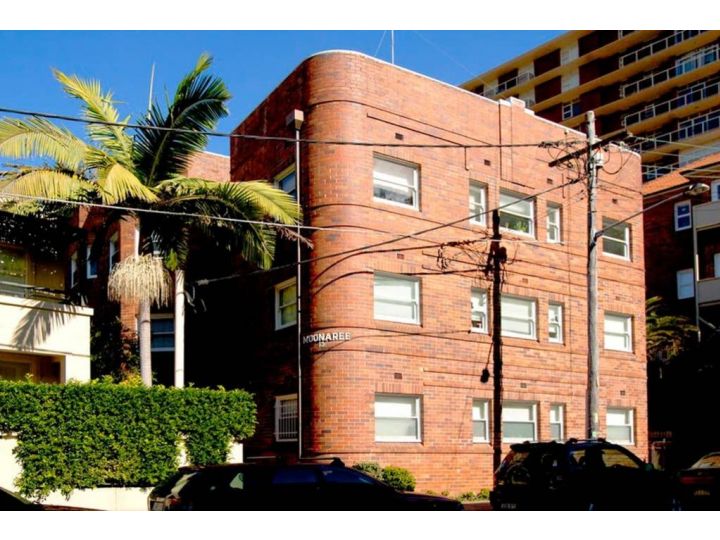 Sunny 2BR in Manly - steps to beaches, shops, cafes Apartment, Sydney - imaginea 1