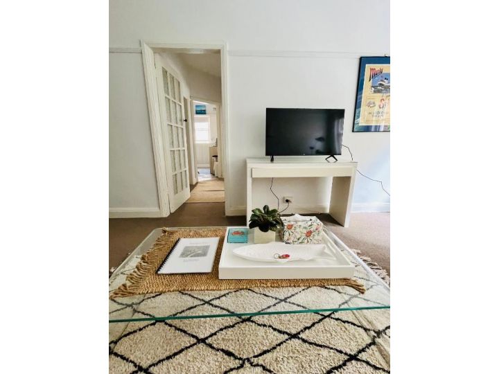 Sunny 2BR in Manly - steps to beaches, shops, cafes Apartment, Sydney - imaginea 6