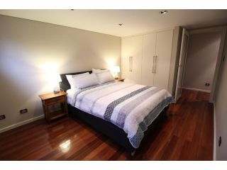 Sunny 3 Bedroom Apartment in Sandy Bay Apartment, Sandy Bay - 4