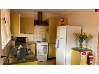 Sunrise Court Unit 4 Guest house, Port Macquarie - 3