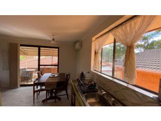 Sunrise Court Unit 4 Guest house, Port Macquarie - 4