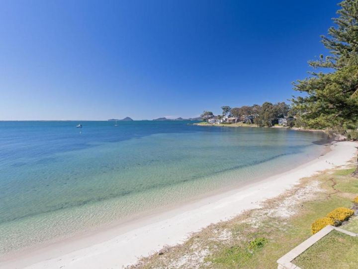 Sunrise Waters&#x27;, 2/63 Soldiers Point Road - stunning waterfront property Guest house, Soldiers Point - imaginea 2