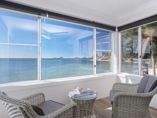 Sunrise Waters', 2/63 Soldiers Point Road - stunning waterfront property Guest house, Soldiers Point - 1