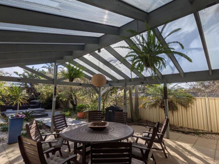 Sunset on Birubi' - pet friendly, air con, water views, WIFI and outdoor spa Apartment, Anna Bay - imaginea 4