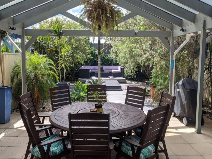 Sunset on Birubi' - pet friendly, air con, water views, WIFI and outdoor spa Apartment, Anna Bay - imaginea 1