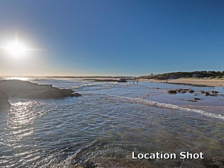 Sunset on Birubi' - pet friendly, air con, water views, WIFI and outdoor spa Apartment, Anna Bay - imaginea 20