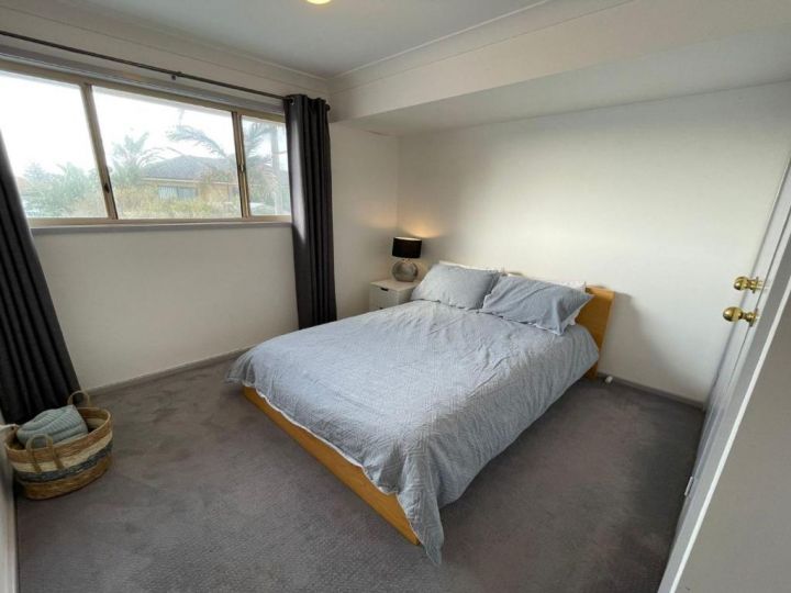 Sunset on Birubi' - pet friendly, air con, water views, WIFI and outdoor spa Apartment, Anna Bay - imaginea 7
