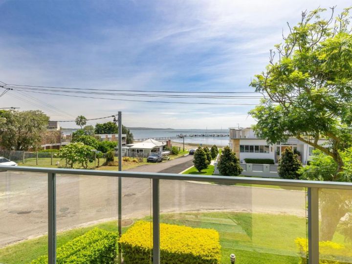 Sunset Place&#x27; 1/29 Sunset Boulevard- gorgeous townhouse so close to the water Guest house, Soldiers Point - imaginea 1