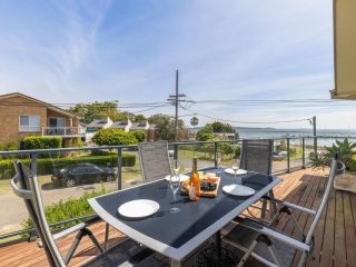 Sunset Place' 1/29 Sunset Boulevard- gorgeous townhouse so close to the water Guest house, Soldiers Point - 4