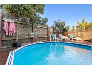 Sunset- Pool, Close to The Beach, Family Friendly Guest house, Ocean Grove - 2