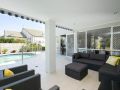 Super Sized Family Retreat With a Pool Guest house, Gold Coast - thumb 14