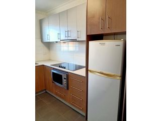 Superb 2 BR Apartment Minutes to CBD- Cen7 Apartment, Perth - 3