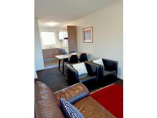 Superb 2 BR Apartment Minutes to CBD- Cen7 Apartment, Perth - 4