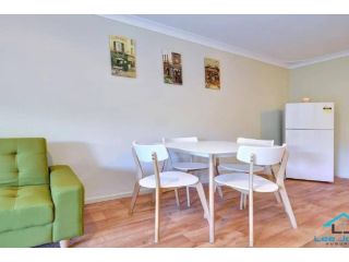 Superb Subiaco Nest - Perfect for 2 Apartment, Perth - 3