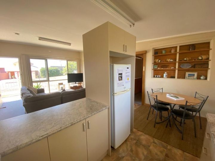 Denhams Beach Cottage Guest house, Sunshine Bay - imaginea 6