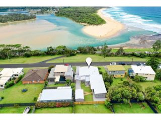 SurfBreak on Seaside Guest house, Burrill Lake - 1