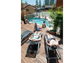 Maxmee Backpackers Resort Hostel, Gold Coast - 3