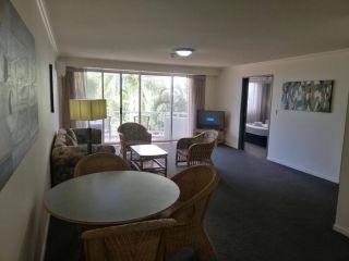 Surfers 1bedroom, Large Fridge, Washing Machine, Free Parking and WIFI Apartment, Gold Coast - 3