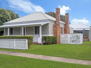 Surfs Up - Fresh and modern East Beach home Guest house, Port Fairy - 2