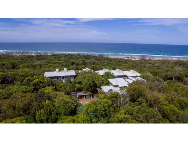 Surfside Beach House 17 - Rainbow Shores, Swimming pool, 2 minute walk to beach, air conditioning, relax here Guest house, Rainbow Beach - imaginea 10