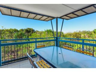 Surfside Beach House 19 - Rainbow Shores - Perfect beach holiday retreat, Walk to the beach within two minutes Guest house, Rainbow Beach - 5