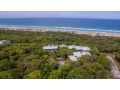 Surfside Beach House 19 - Rainbow Shores - Perfect beach holiday retreat, Walk to the beach within two minutes Guest house, Rainbow Beach - thumb 7