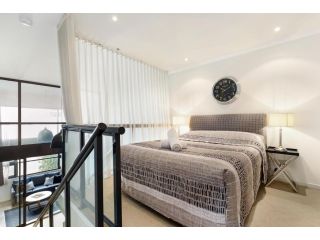 Surry Hills Modern One Bedroom Apartment -GOUL Apartment, Sydney - 5