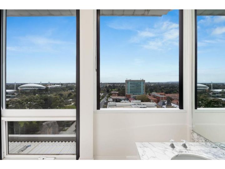 Swainson at M1 Apartment, Adelaide - imaginea 15