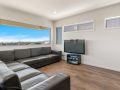 Swan Bay Lookout Guest house, Surf Beach - thumb 14