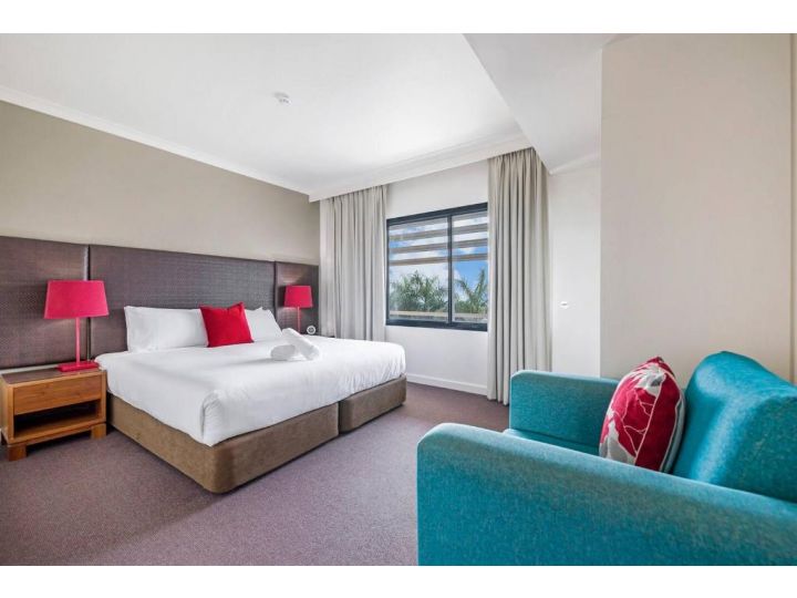 Sweeping Harbourfront Views atop Tropical Resort Apartment, Darwin - imaginea 14