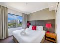 Sweeping Harbourfront Views atop Tropical Resort Apartment, Darwin - thumb 4