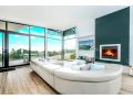 SWEEPING VIEWS Wifi Pet Friendly outside only Guest house, Australia - thumb 3