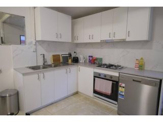 Sydney Burwood 5 Bed with 4 Bath FREE Netflix WIFI Guest house, Sydney - 4