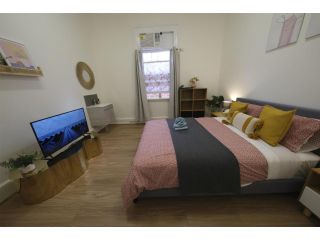 Sydney Luxury Private room FREE Netflix WIFI Guest house, Sydney - 2
