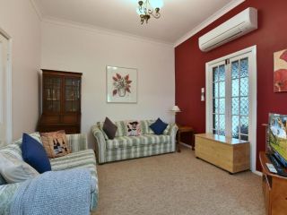 Tabitha Hill Cottage Guest house, Bellbird - 3