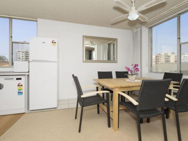 Tasman Towers - Unit 13 Apartment, The Entrance - imaginea 3