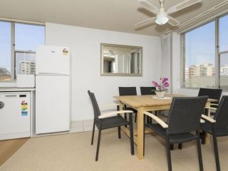 Tasman Towers - Unit 13 Apartment, The Entrance - 3