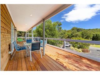 Tea Tree Breeze - set on the hill amongst the trees, includes linen Guest house, Tootgarook - 1