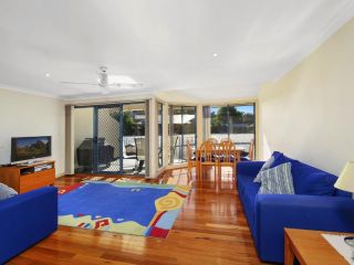 Family Beach Retreat in Lovely Terrigal Home Guest house, Terrigal - 2